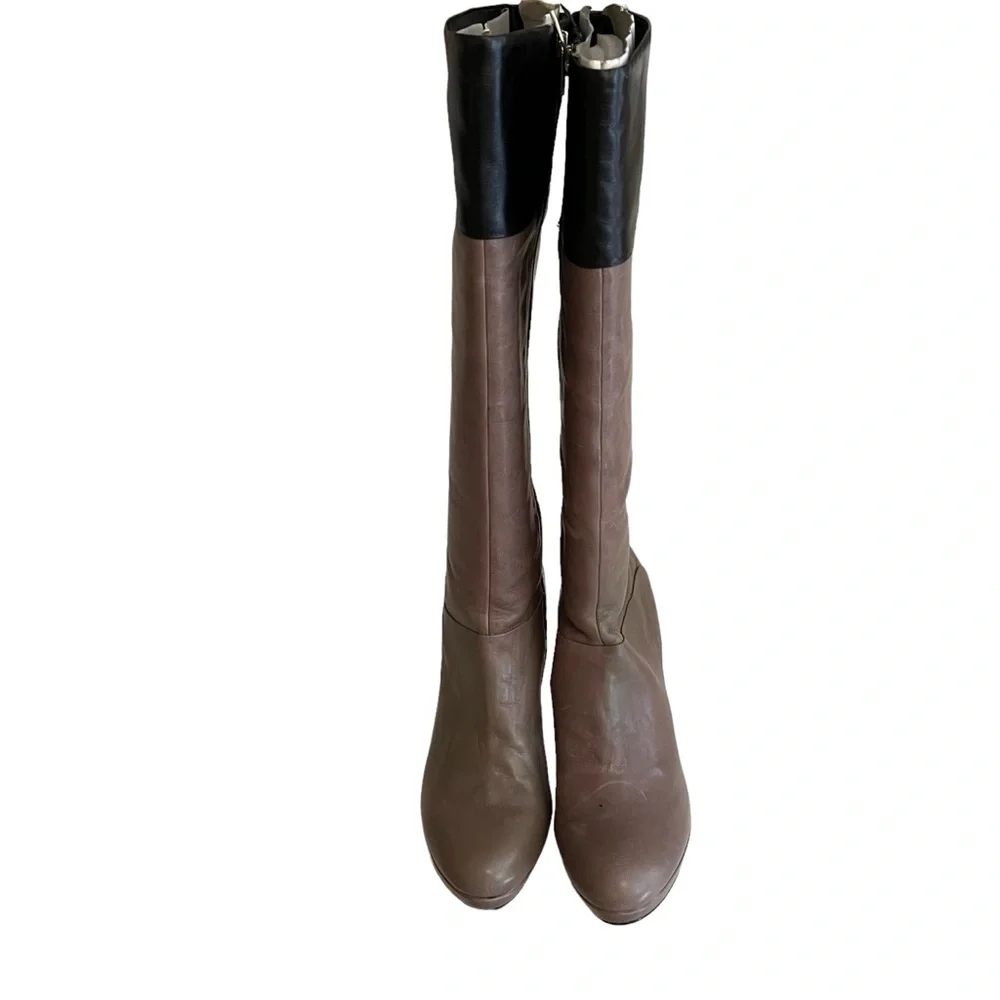 Marc Fisher Taupe Grey/Black Color Block 